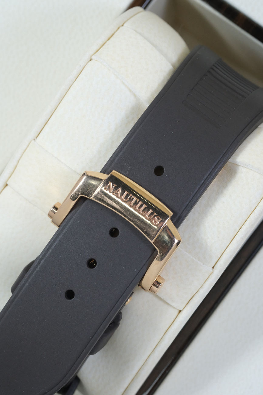 Часы Patek Philippe  Nautilus Chronograph Rose Gold  5980R-001