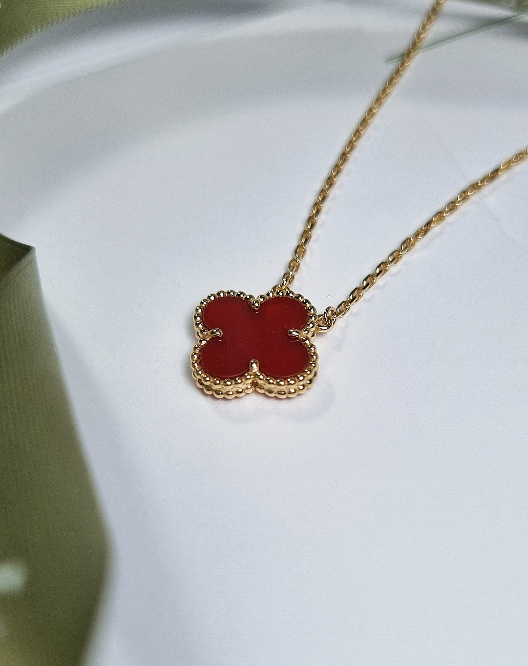 Украшение Van Cleef & Arpels  Vintage Alhambra Pendant Vcard38500  VCARD38500 