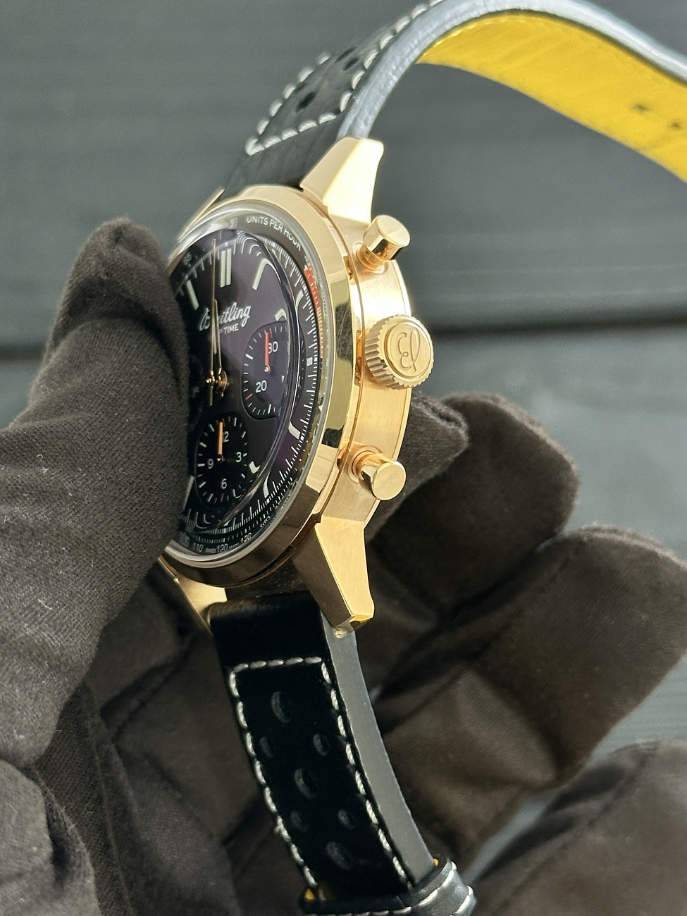 Часы Breitling  Top Time B01 Rose Gold  RB01761A1Q1X1