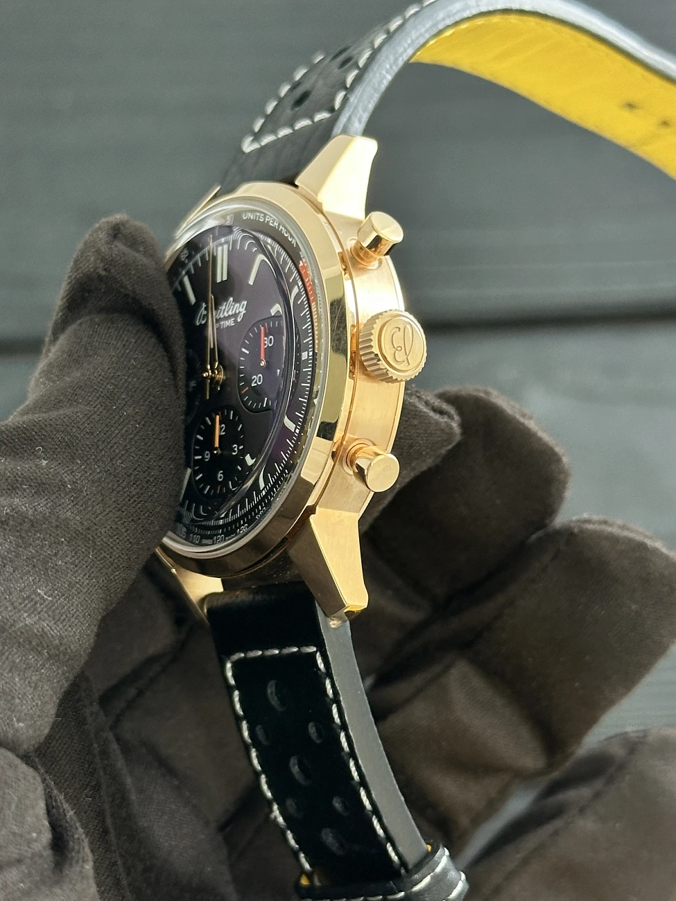 Часы Breitling  Top Time B01 Rose Gold  RB01761A1Q1X1