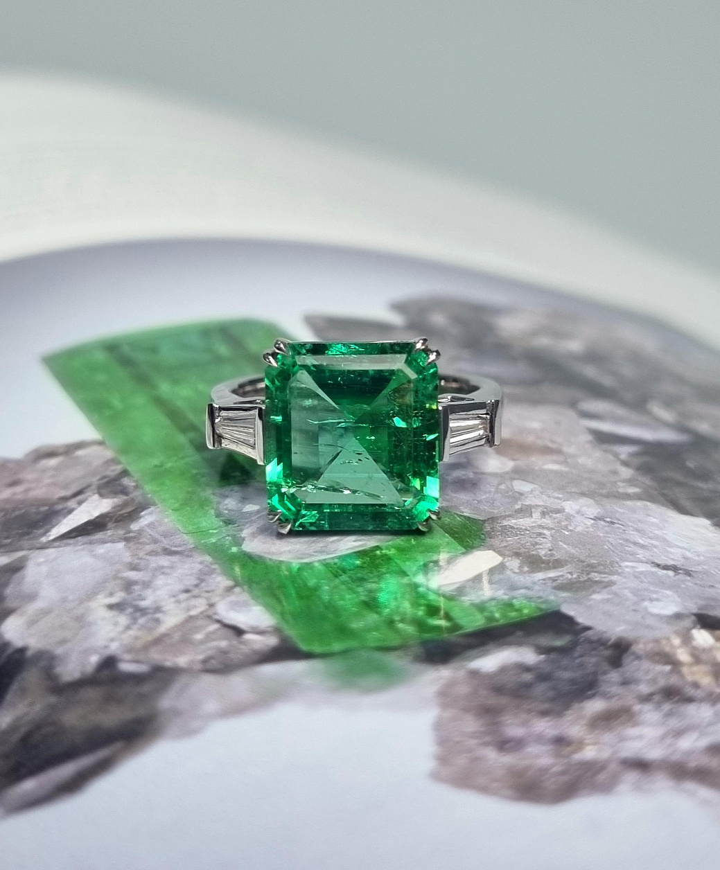 Украшение GIA  Кольцо С Изумрудом 5,36 Ct.   