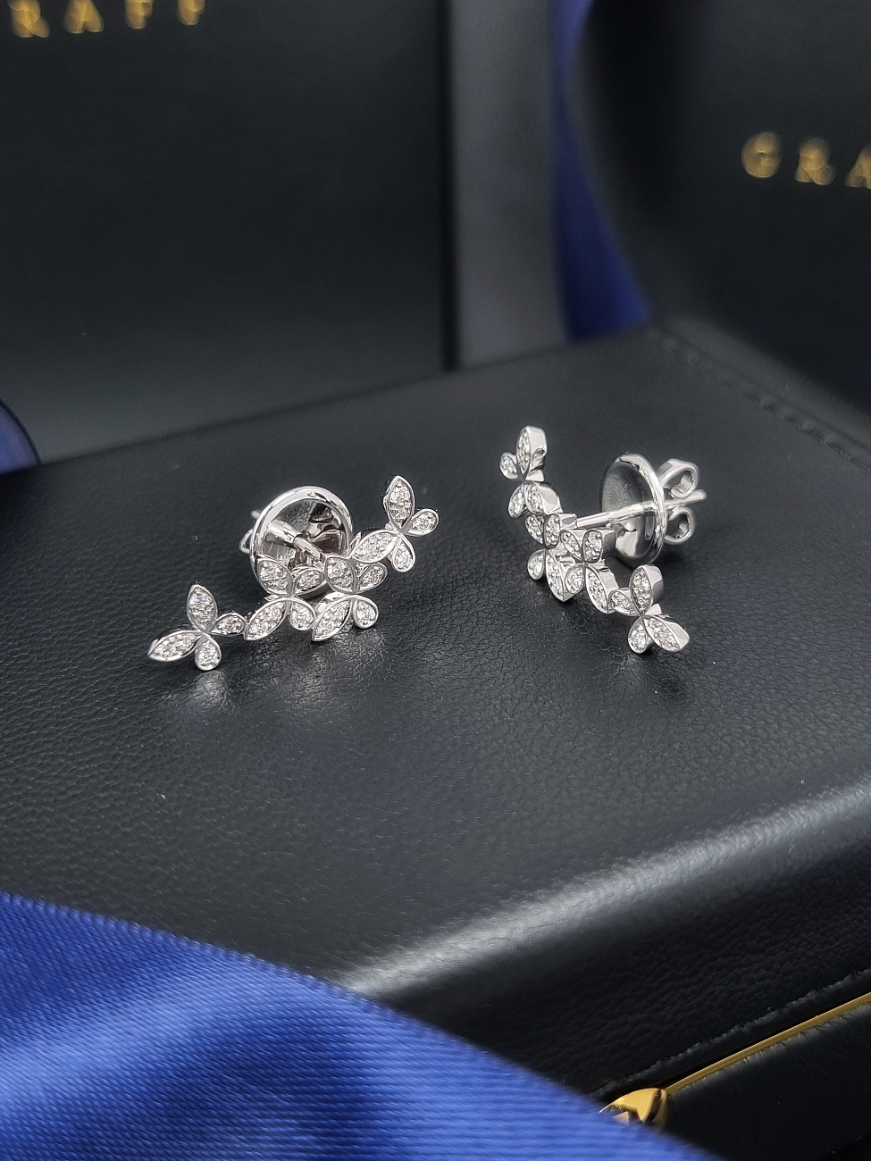 Украшение Graff  Pavé Butterfly Diamond Petite Ear Climbers  RGE1818 