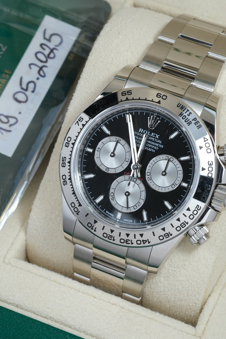 Часы Rolex  Cosmograph Daytona White Gold Black Dial  126509