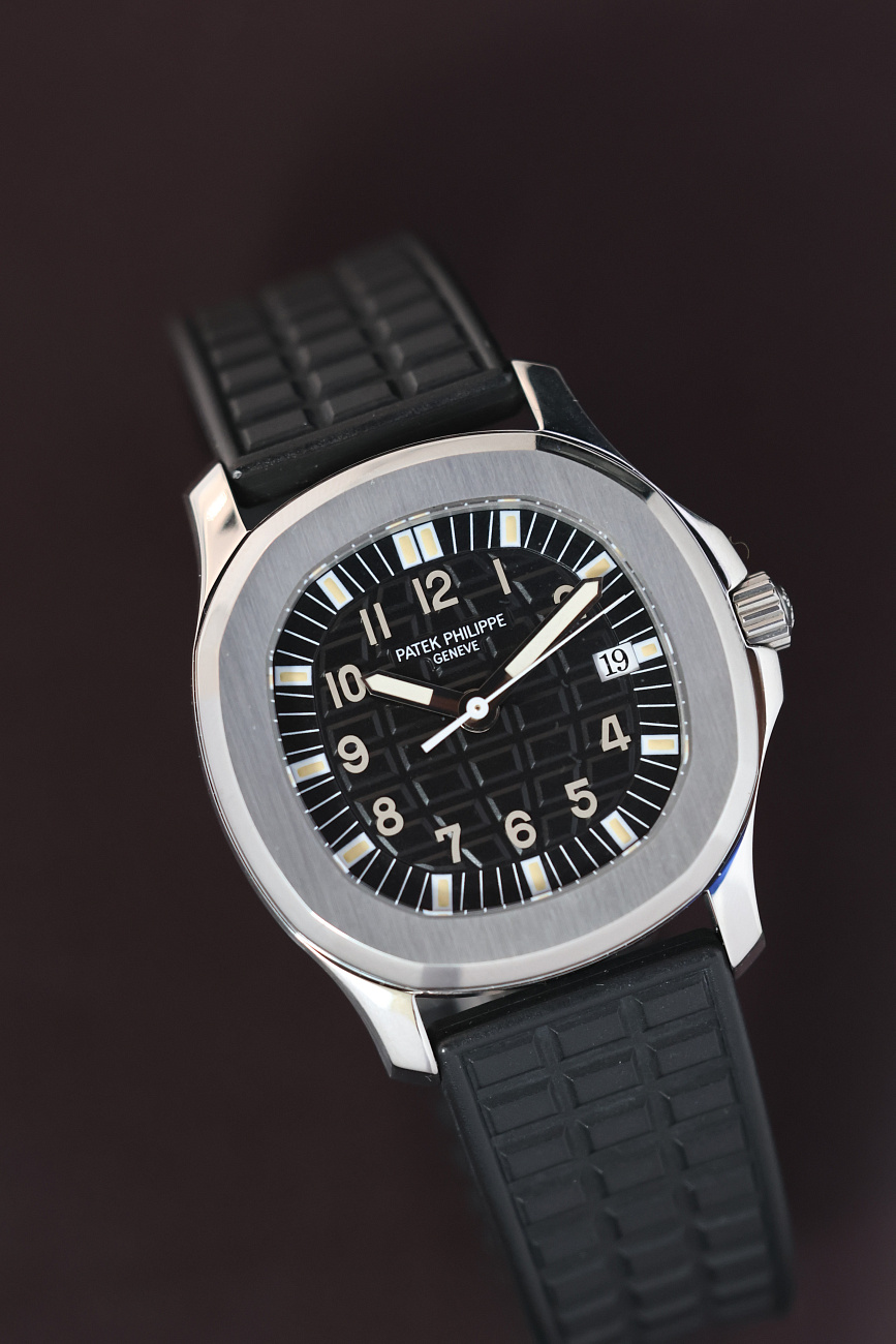 Часы Patek Philippe  Aquanaut 34mm Quatrz  5064A-001