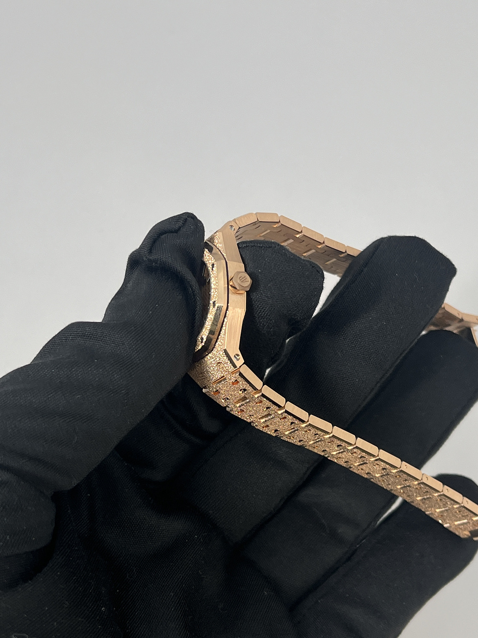 Часы Audemars Piguet  Royal Oak Mini Frosted Rose Gold 23Mm  67630OR.GG.1312OR.01