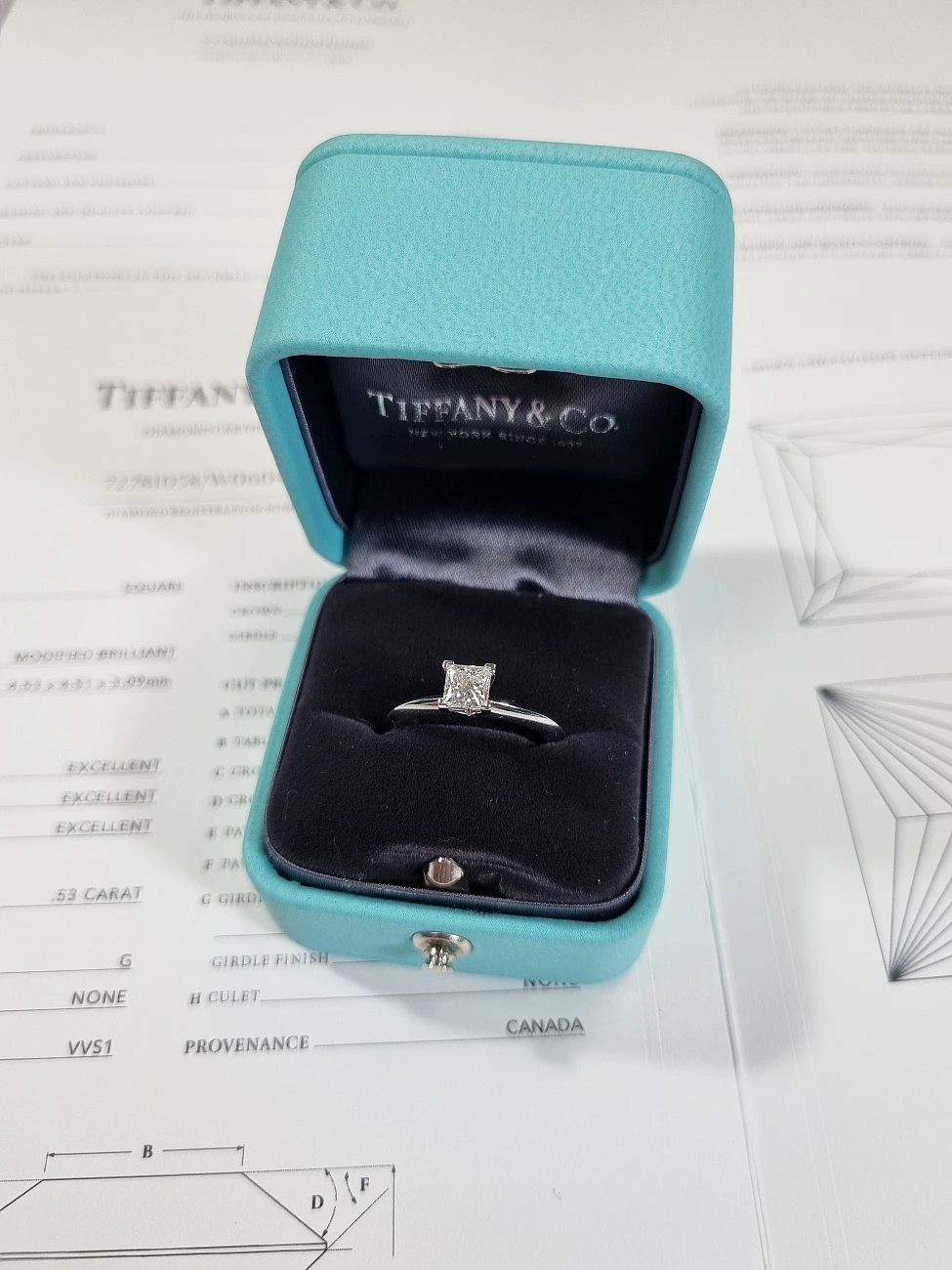 Украшение Tiffany &amp; Co  Engagement Ring   