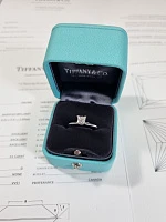 Украшение Tiffany &amp; Co  Engagement Ring   