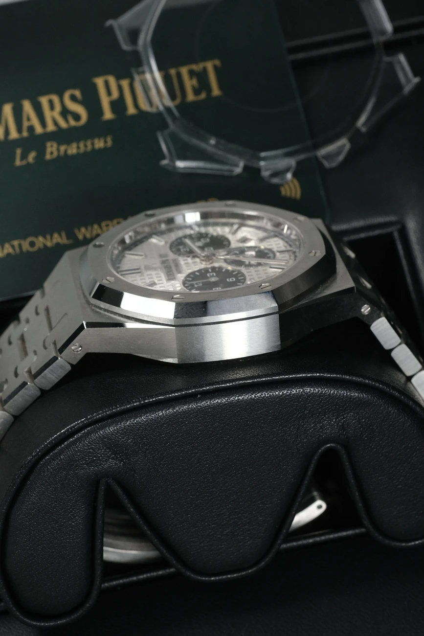 Часы Audemars Piguet  Royal Oak Chronograph 41Mm White Dial  26331ST.OO.1220ST.03