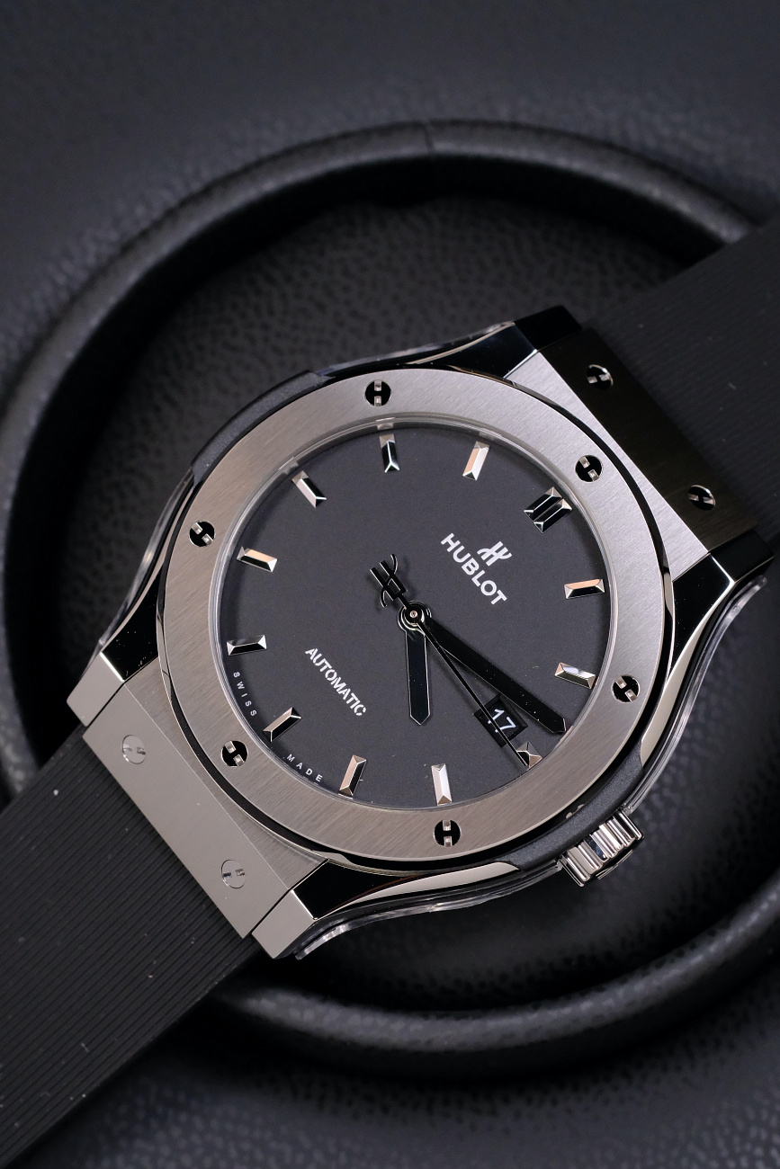Часы Hublot  Classic Fusion 38 Mm  565.NX.1470.RX