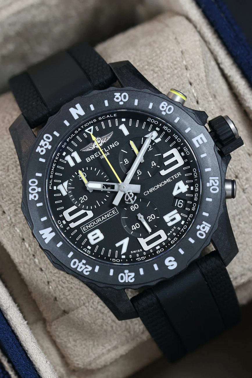 Часы Breitling  Endurance Pro Breitlight®  X82310E51B1S2