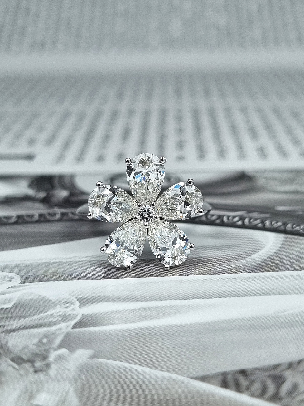 Украшение NO NAME  Кольцо c бриллиантами 3,53 ct. G/VS1   