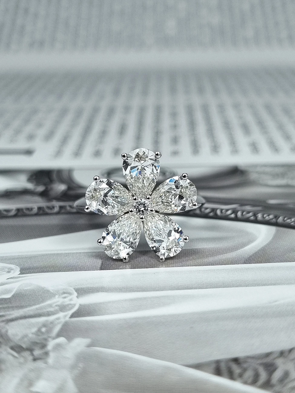 Украшение GIA  Кольцо c бриллиантами 3,53 ct. G/VS1   