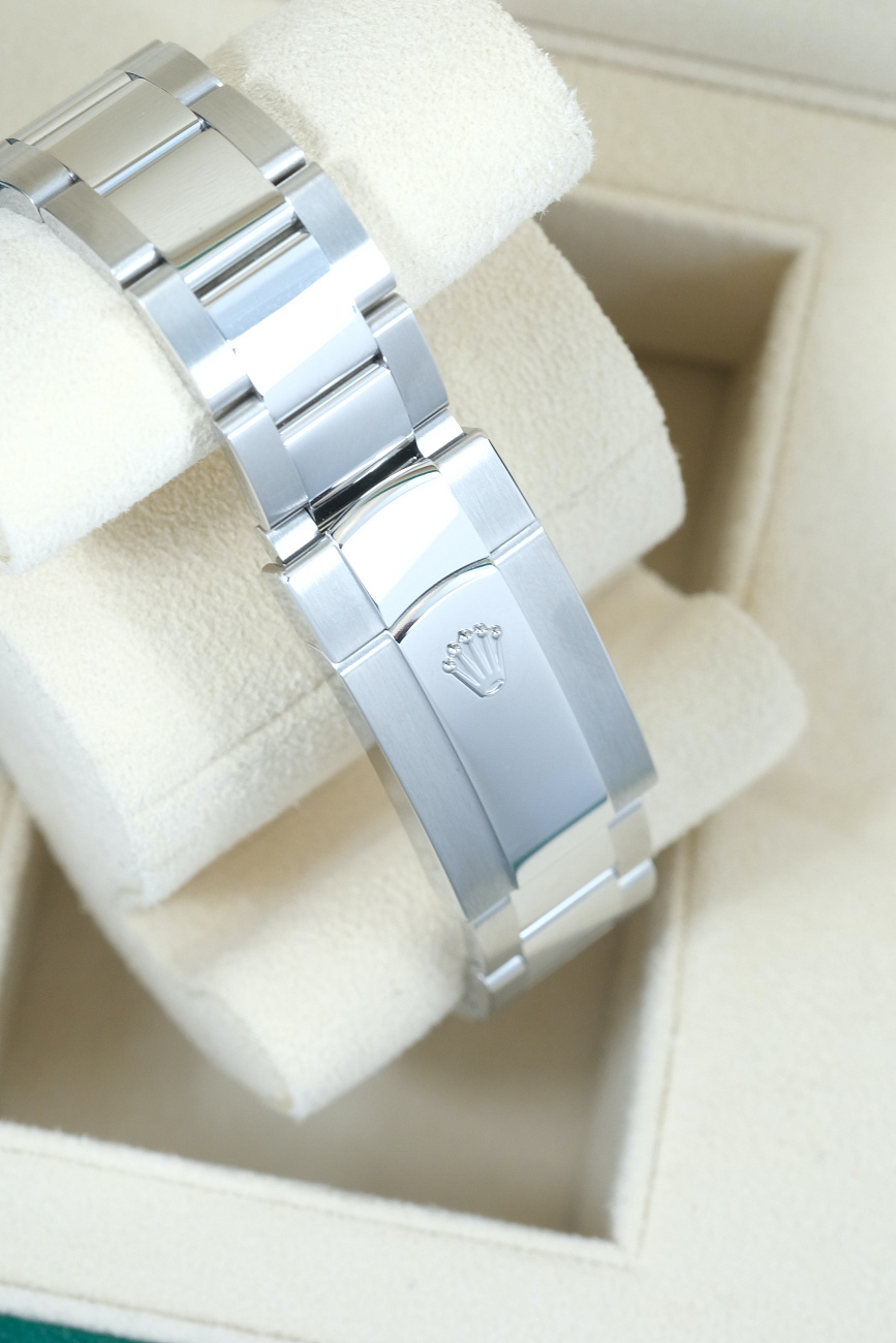 Часы Rolex  Datejust 41Mm Black Dial Oyster Bracelet  126334