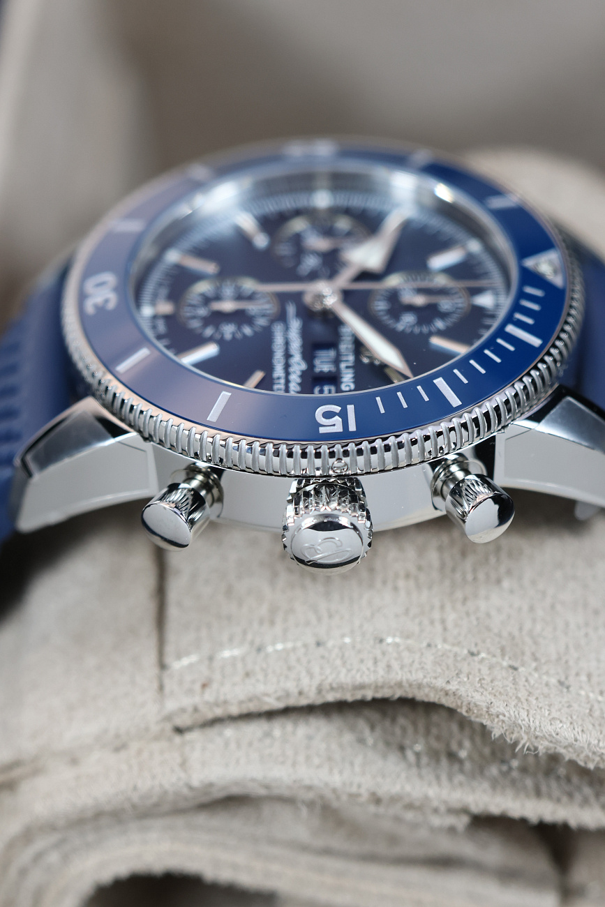 Часы Breitling  Superocean Heritage Chronograph 44  A13313161C1S1