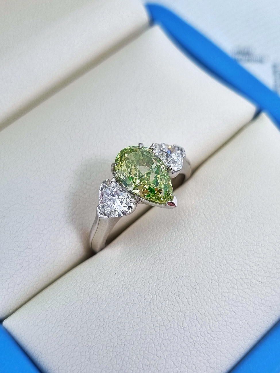 Украшение NO NAME  Кольцо С Бриллиантом 2,10 Ct. Fbgy/Vs1   