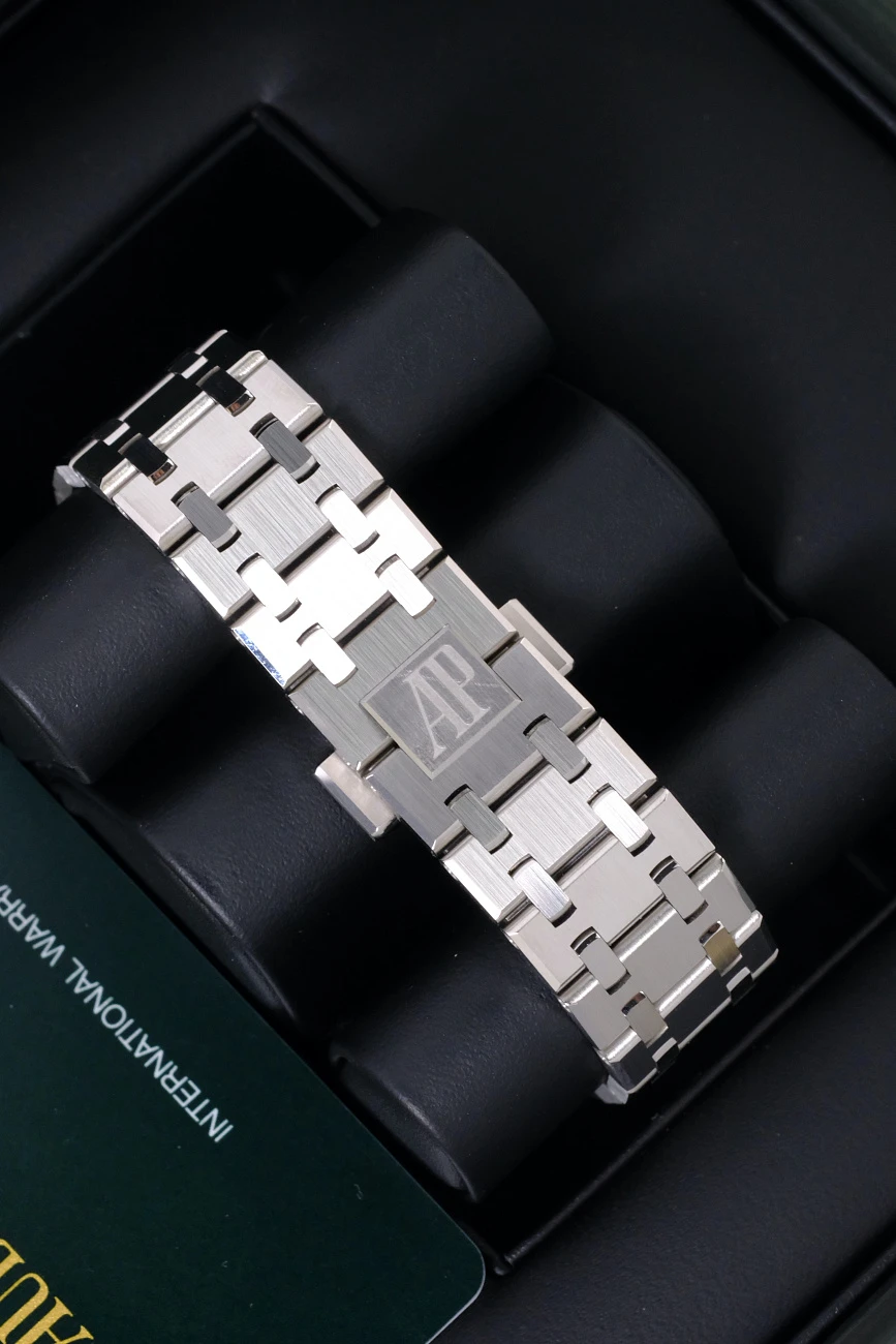 Часы Audemars Piguet  Royal Oak 37Mm Tiffany Blue  15551ST.ZZ.1356ST.04