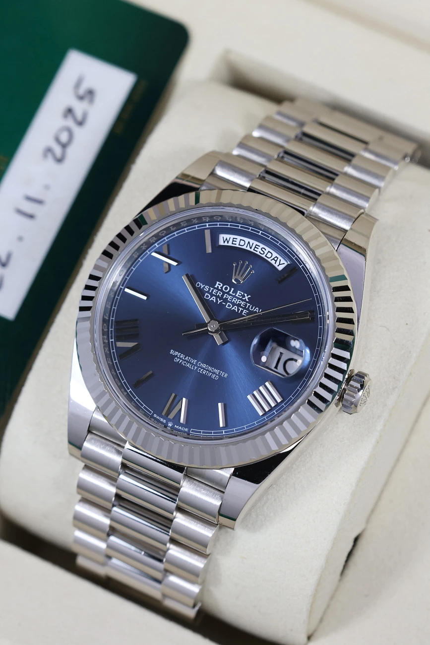 Часы Rolex  Oyster Perpetual Day-Date 40Mm White Gold Blue Dial  228239