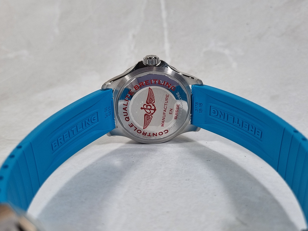 Часы Breitling  Superocean Automatic 36Mm  A17377211C1S1