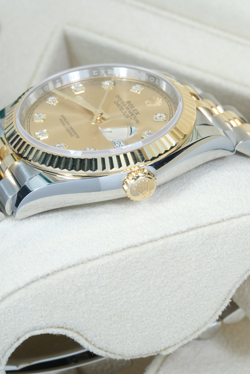Часы Rolex  Datejust Champagne Diamond Dial  126233