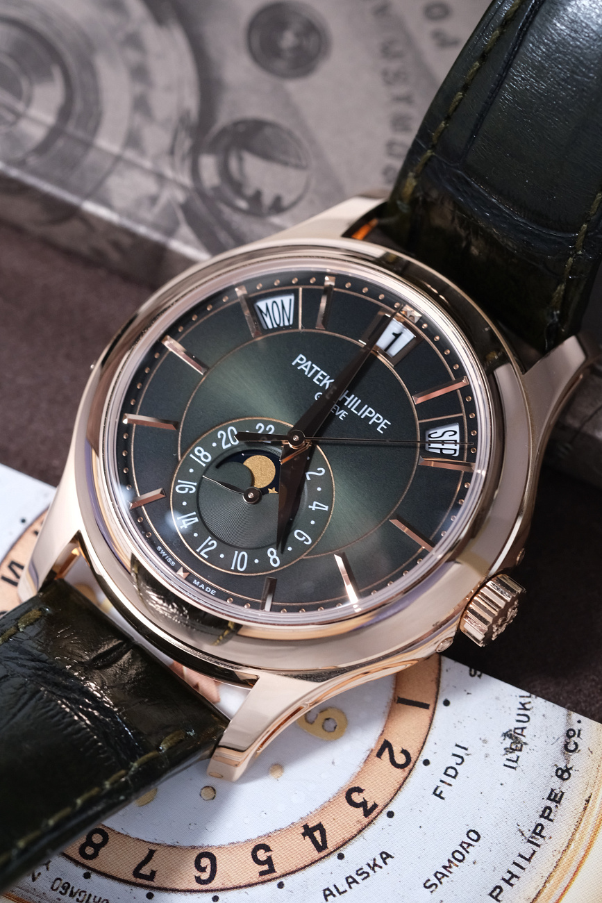 Часы Patek Philippe  Annual Calendar Rose Gold Olive Green  5205R-011