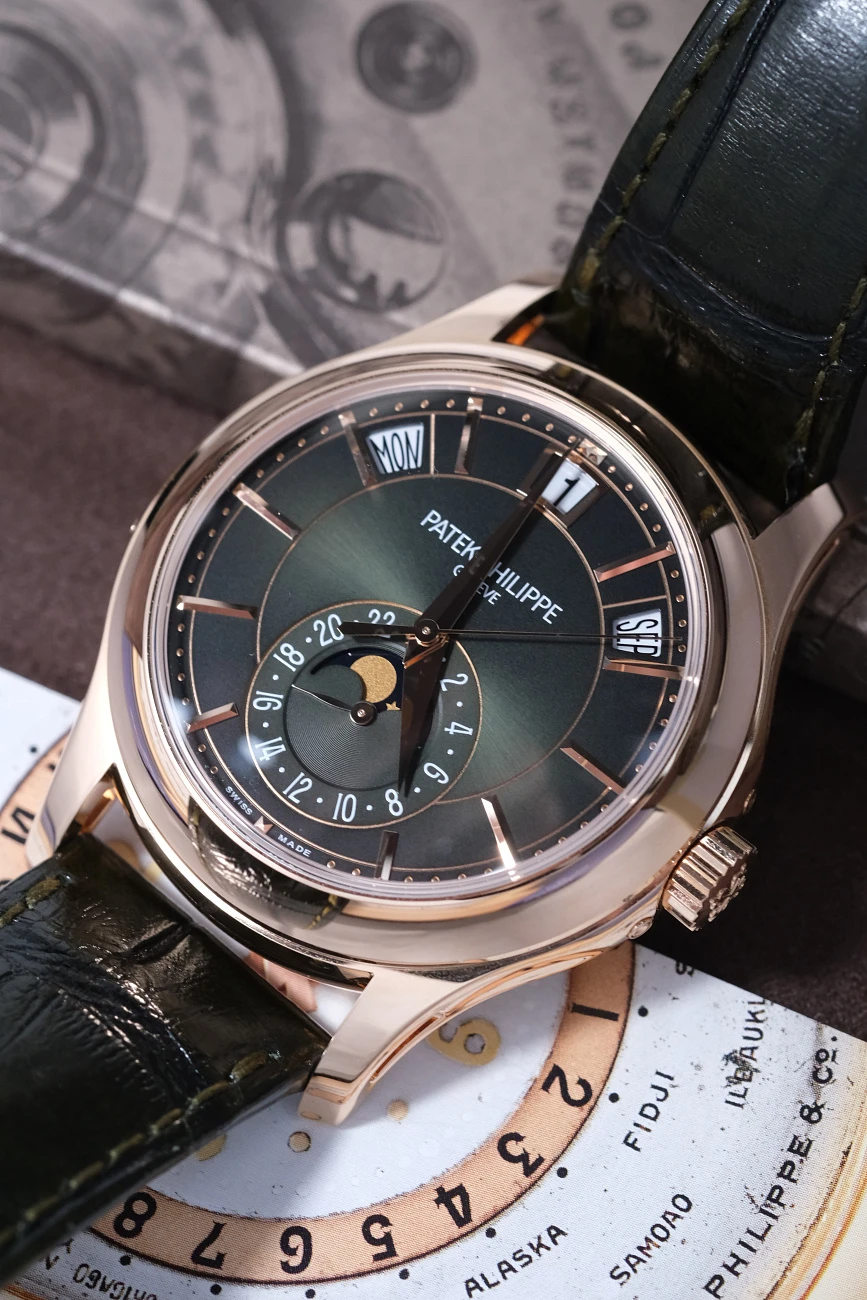 Часы Patek Philippe  Annual Calendar Rose Gold Olive Green  5205R-011