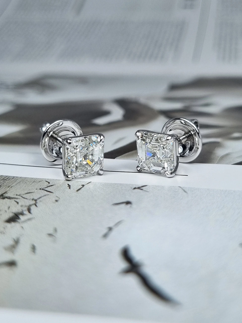 Украшение GIA  Серьги 3,00/3,00 ct. H/VS (Asscher Diamonds)   