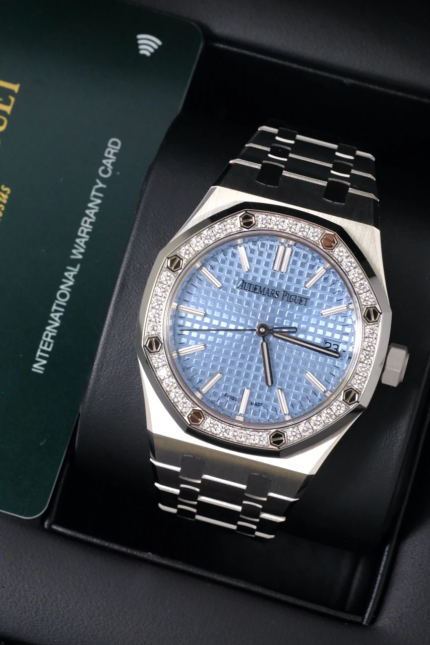 Часы Audemars Piguet  Royal Oak 37Mm Tiffany Blue  15551ST.ZZ.1356ST.04