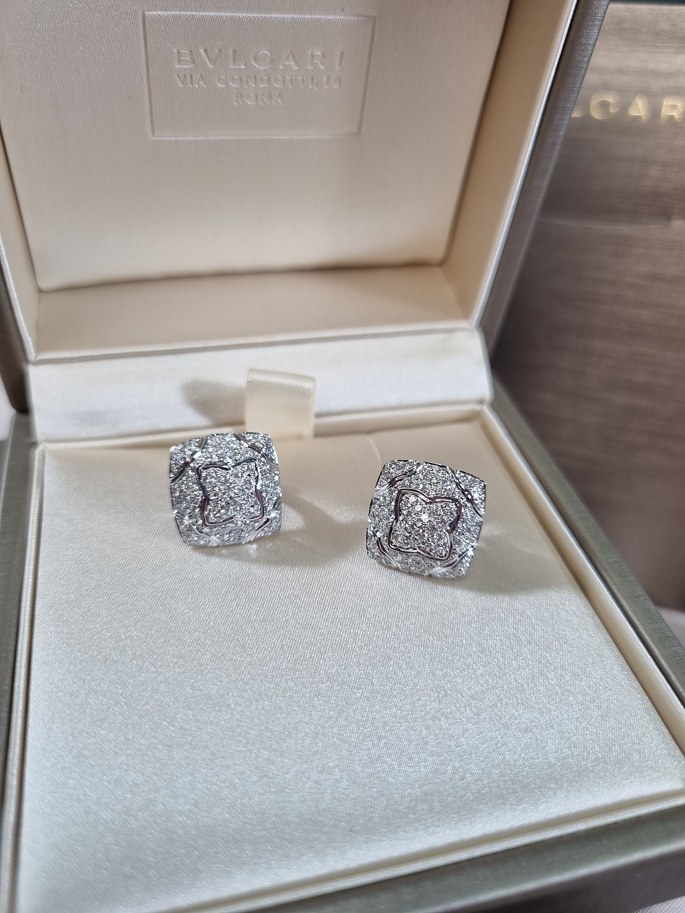 Украшение Bvlgari  Pyramid Earrings With Diamonds   