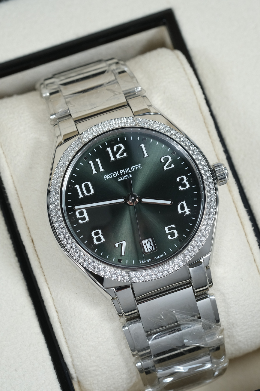 Часы Patek Philippe  Twenty~4 Automatic  7300/1200A-011