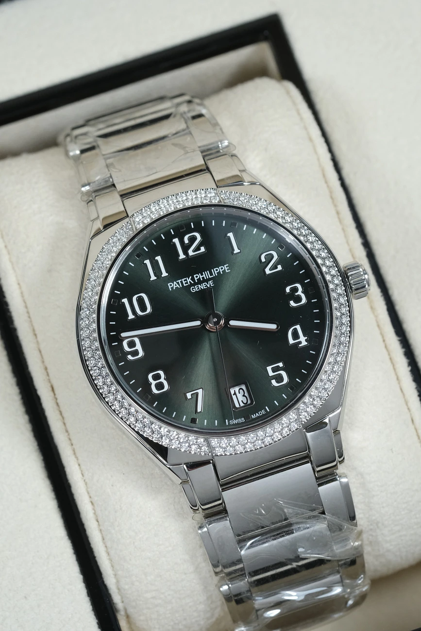 Часы Patek Philippe  Twenty~4 Automatic  7300/1200A-011