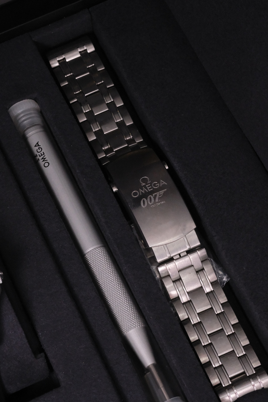 Часы Omega  Seamaster 300M James Bond Limited Edition  210.22.42.20.01.004