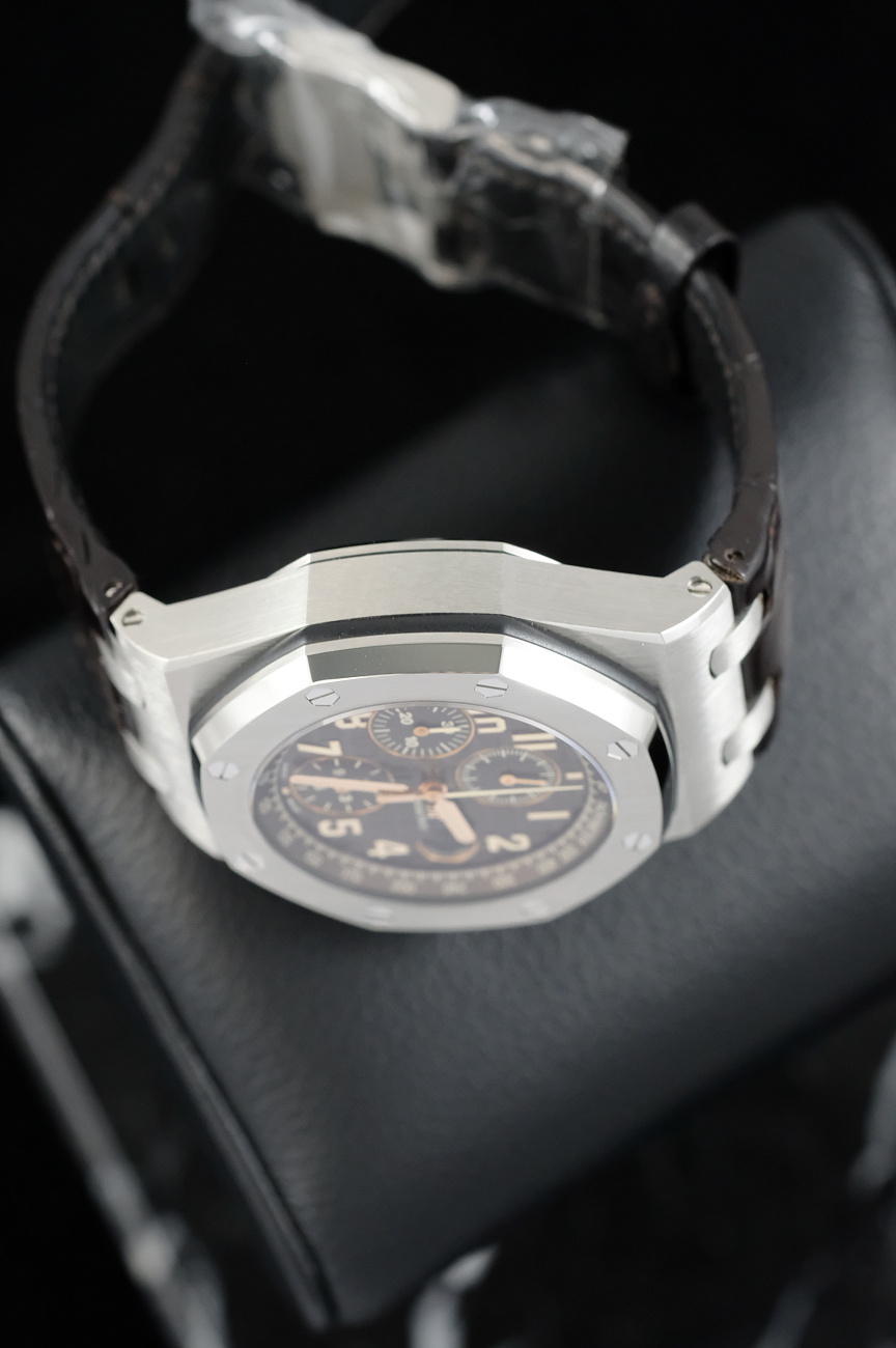 Часы Audemars Piguet  Royal Oak Offshore Chronograph Watch Brown Dial 42Mm  26470ST.OO.A820CR.01