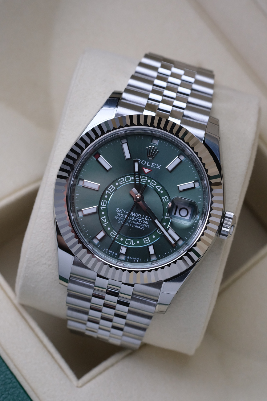 Часы Rolex  Oyster Perpetual Sky-Dweller Olive Green  336934-0002