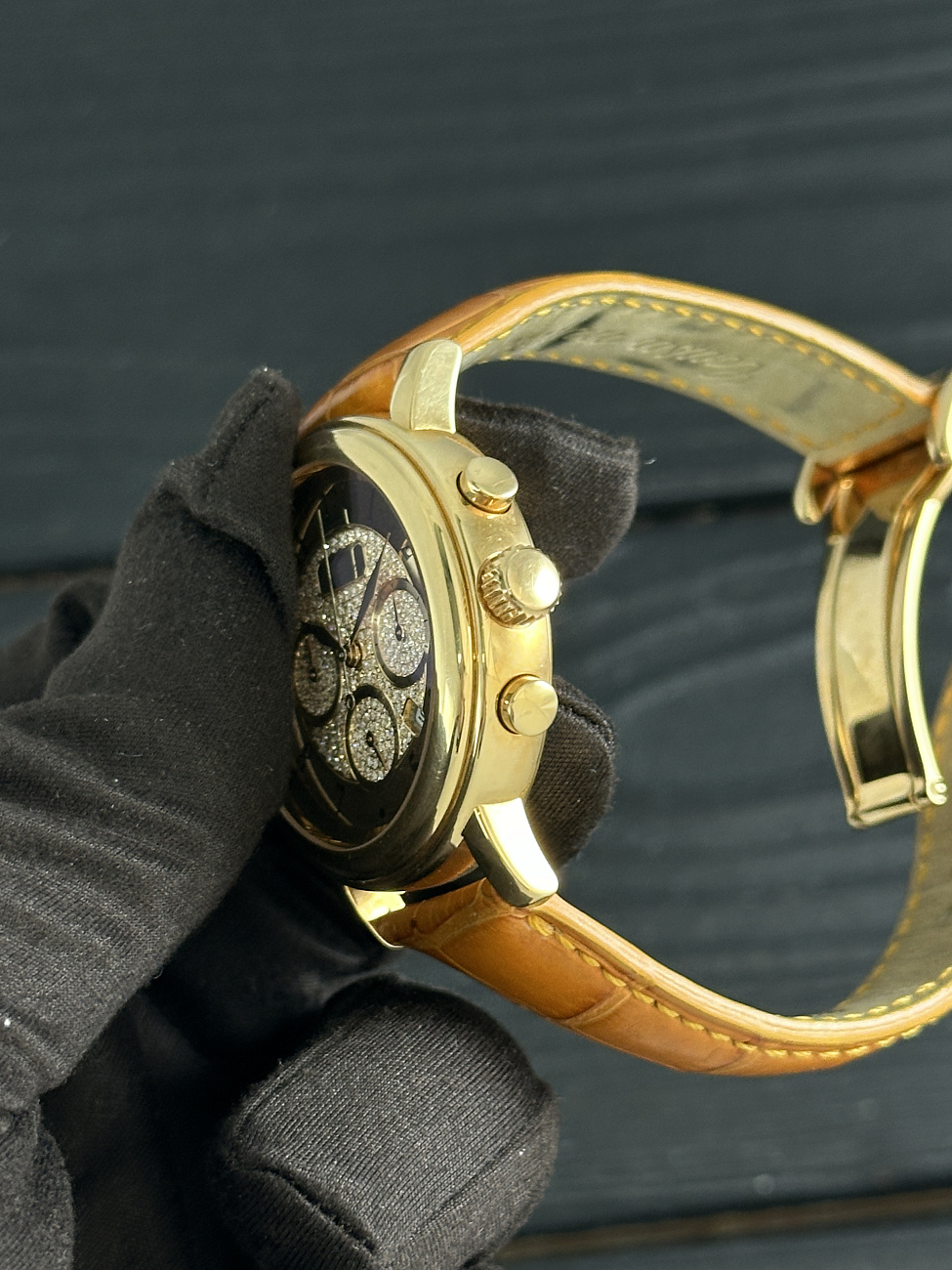 Часы Chopard  Limited Edition Elton John Aids Foundation Chronograph 18K Yellow Gold 39Mm  16/1868