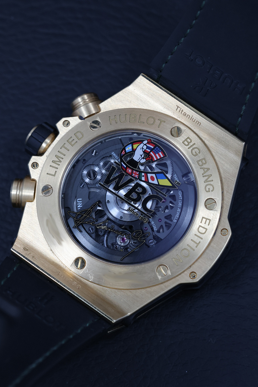 Часы Hublot  Big Bang Unico WBC Yellow Gold Green Ceramic  411.VG.1189.LR.WBC19