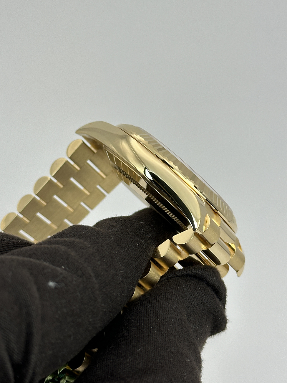 Часы Rolex  Day Date Yellow Gold Diamonds  228238-0004