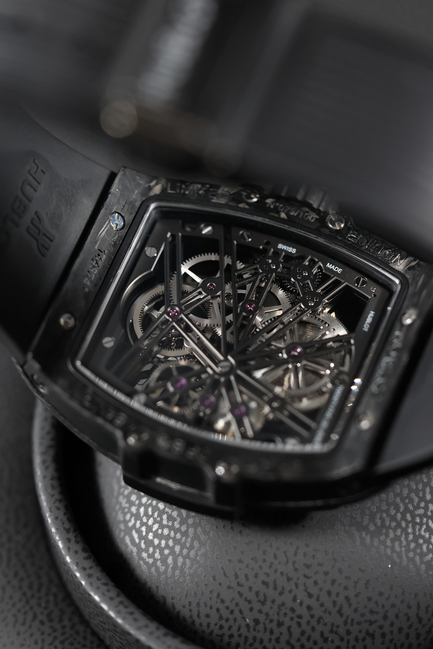 Часы Hublot  HUBLOT Spirit of Big Bang Tourbillon Carbon Black  645.QN.1117.RX
