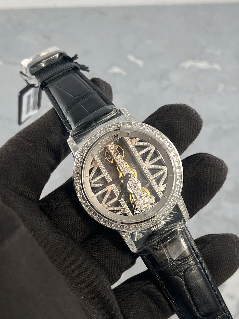 Часы Corum  Golden Bridge 43 White Gold Baguette  B113/03253 - 113.990.69/0F01 GG69G