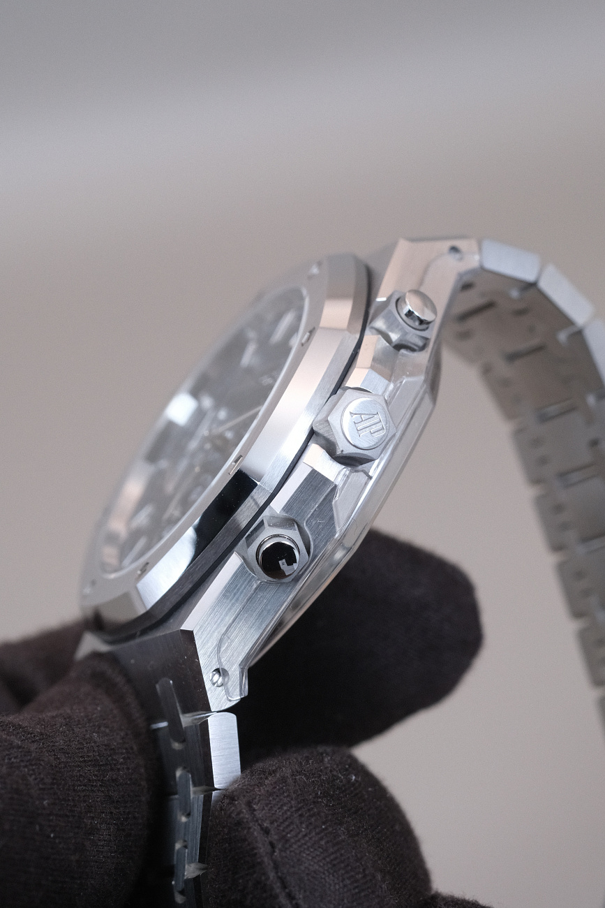 Часы Audemars Piguet  - Royal Oak Chronograph Green Dial 41Mm  26240ST.OO.1320ST.08