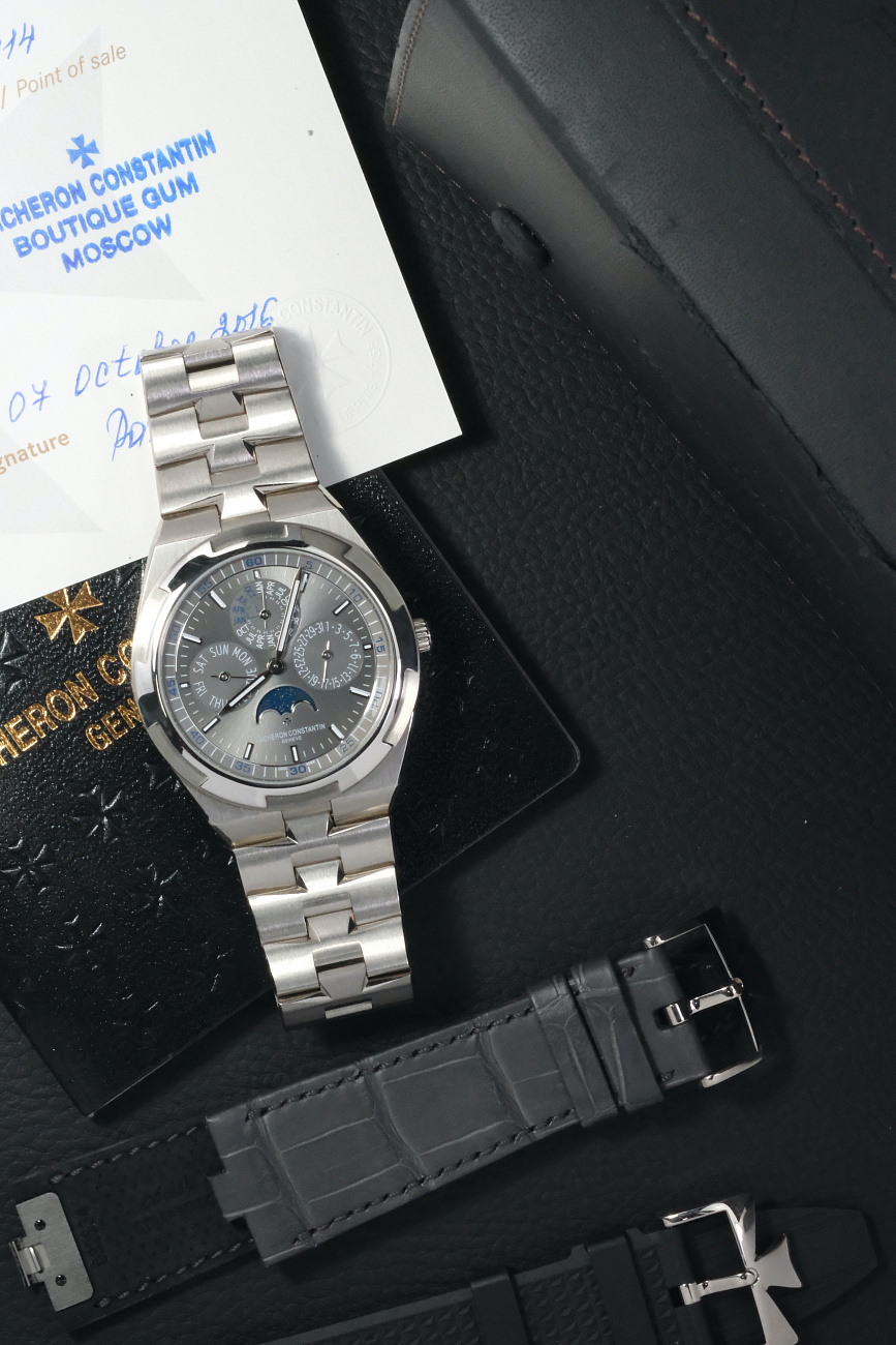 Часы Vacheron Constantin  Overseas Ultra-Thin Perpetual Calendar 41.5Mm  4300v/120g-b102