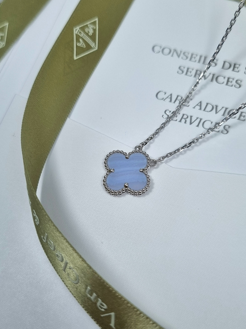 Van Cleef & Arpels в наличии в Москве в &quot;Мануфактуре&quot;! 