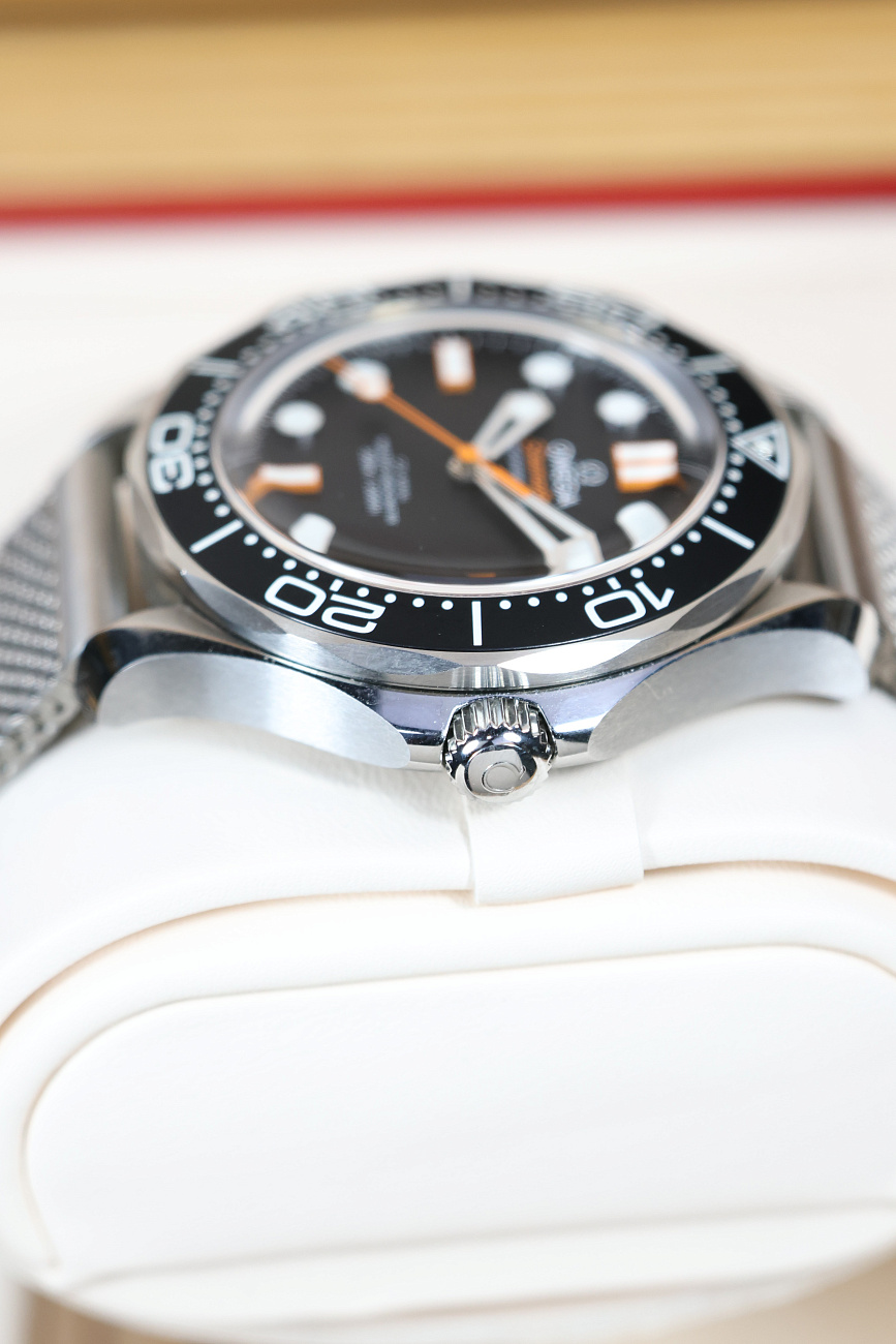 Часы Omega  SEAMASTER DIVER 300M 42 mm Steel  210.30.42.20.01.018