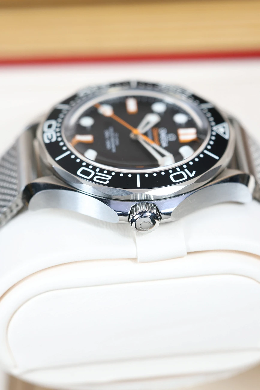 Часы Omega  SEAMASTER DIVER 300M 42 mm Steel  210.30.42.20.01.018