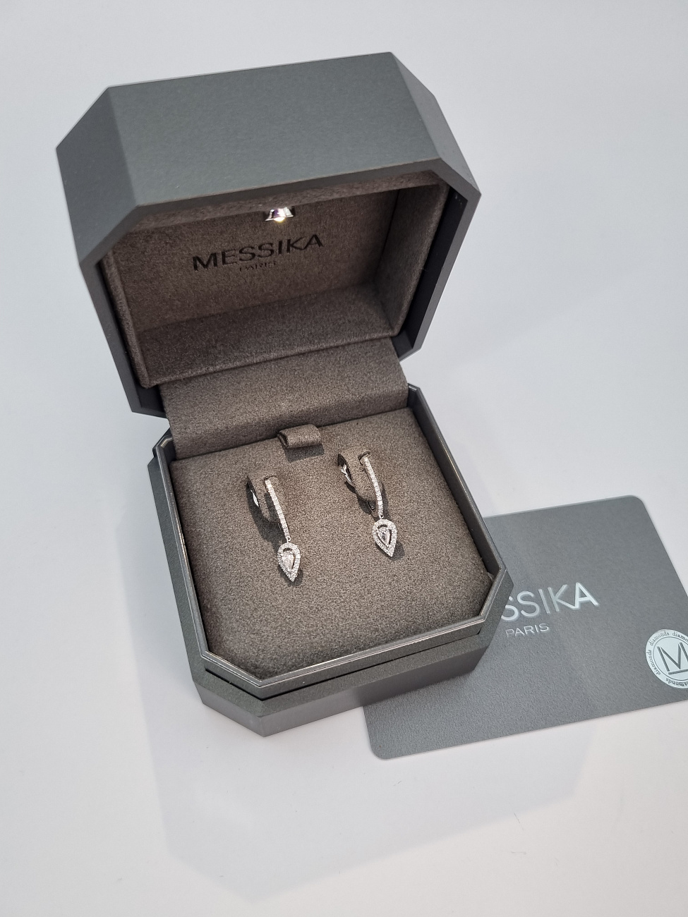 Украшение MESSIKA  Joy Hoop Earrings Pear Diamond 2X0.10Ct  Joy pear-cut diamond hoop earrings for women 07480-WG 