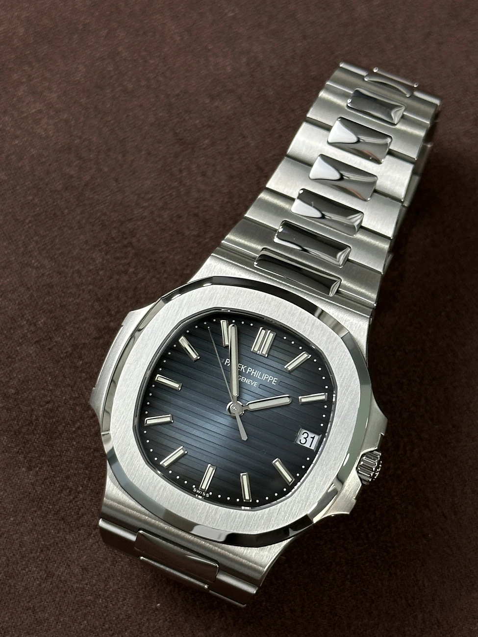 Часы Patek Philippe  Nautilus Steel Blue Dial  5711/1A-010
