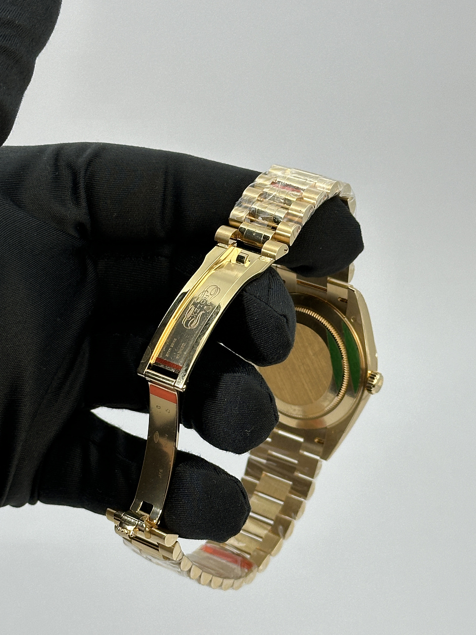 Часы Rolex  Day Date 40Mm Yellow Gold Silver Dial  228238