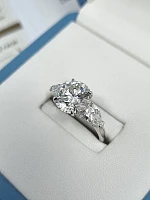 Украшение GIA  Кольцо с бриллиантом 3,33 ct. L/VVS2 (3 Excellent)   