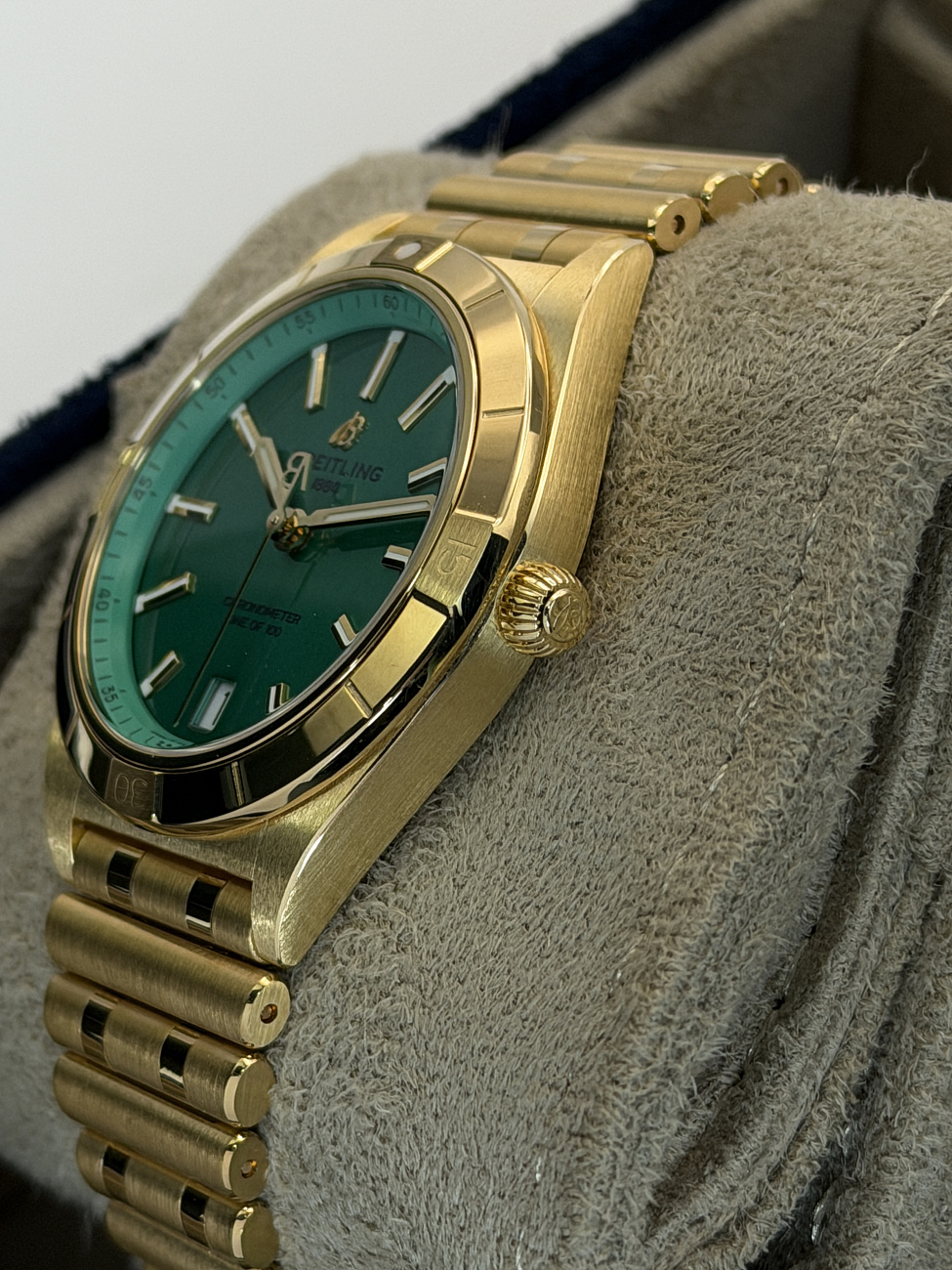 Часы Breitling  Chronomat Automatic 36 Victoria Beckham  K103801A1L1K1