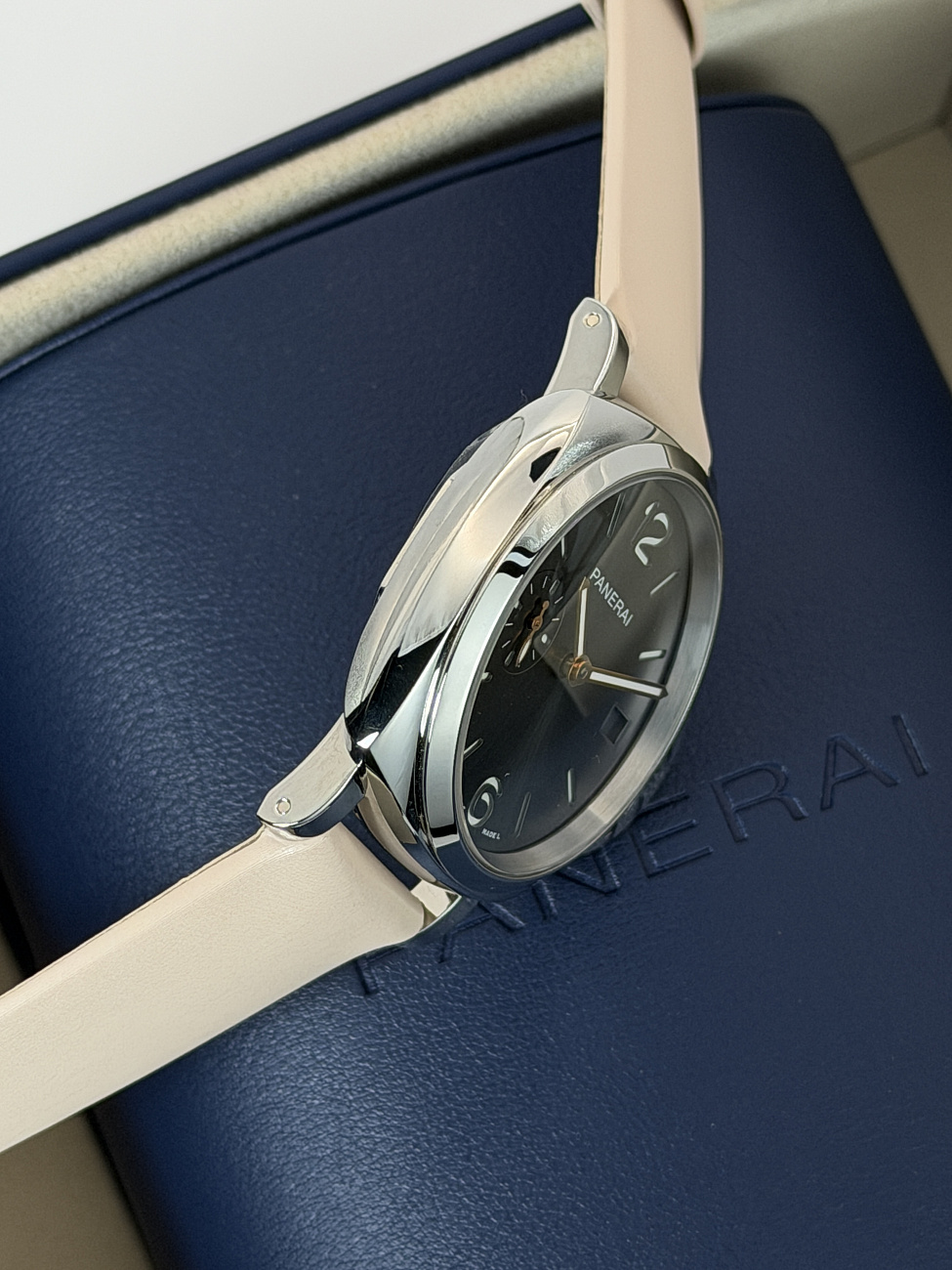 Часы Panerai  Luminor Due 38 Mm  PAM01247