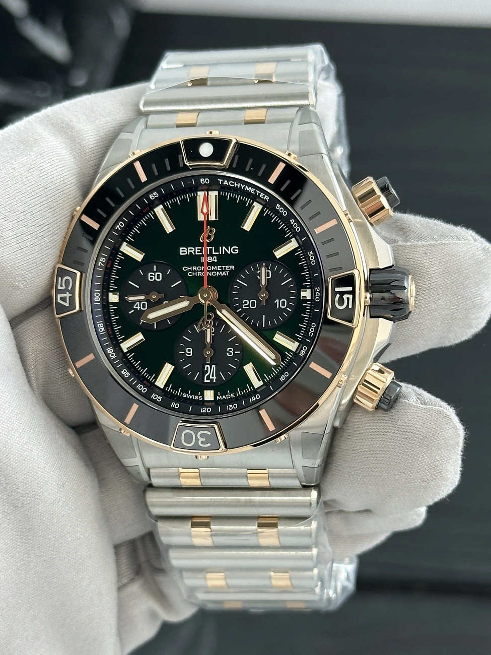 Часы Breitling  Super Chronomat B01 44   UB0136251L1U1